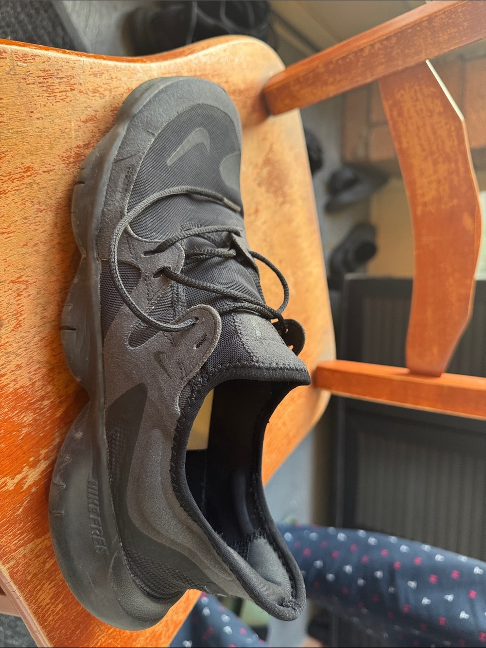 Nike Men’s Black and Gray Athletic Trainer